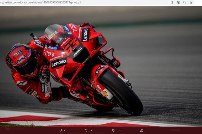 Pembalap Ducati Lenovo, Francesco Bagnaia, saat tampil pada MotoGP Catalunya 2021.
