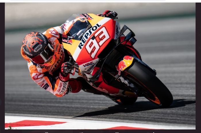 Pembalap Repsol Honda, Marc Marquez, saat memacu motornya selama Tes MotoGP Catalunya 2021 di Circuit Barcelona-Catalunya, Senin (7/6/2021).