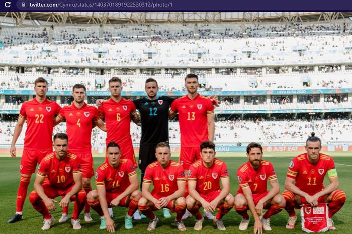 Timnas Wales berpose di laga perdana mereka di EURO 2020 melawan timnas Swiss Stadion Olimpiade, Baku, Sabtu (12/6/2021).