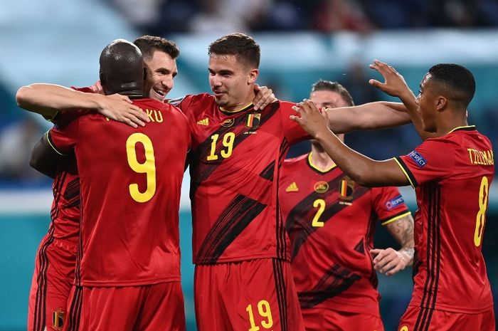 Para pemain timnas Belgia merayakan kemenangan atas timnas Rusia dalam matchday pertama Grup B Euro 2020.