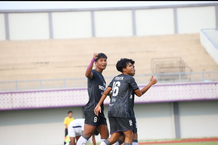 Laga uji coba Persita Tangerang ve Persipura Jayapura, di Stadion Indomilk Arena, Kelapa Dua, Kabupaten Tangerang, Minggu (13/6/2021).