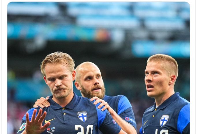 Pemain Finlandia, Joel Pohjanpalo (no.20), menolak merayakan golnya ke gawang Denmark pada laga EURO 2020 Grup B, Minggu (13/6/2021) dini hari WIB.