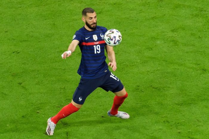 Penyerang timnas Prancis, Karim Benzema, tampil starter kala melawan timnas Jerman pada laga perdana Grup F Euro 2020.