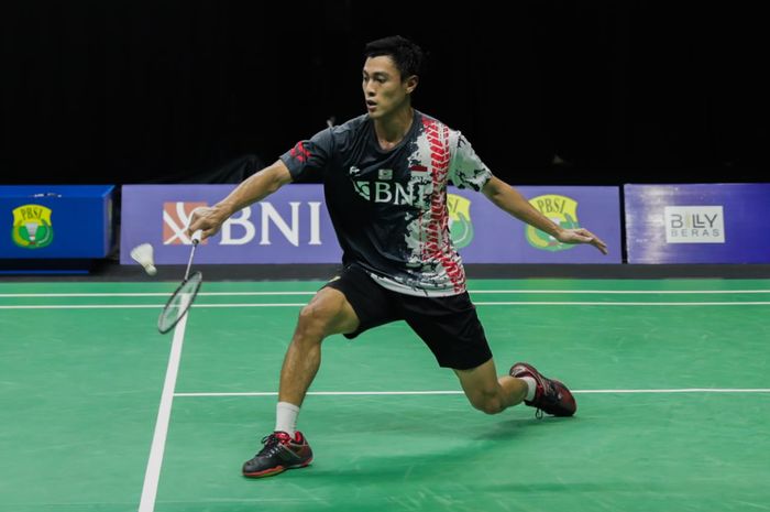 Pebulu tangkis tunggal putra Indonesia, Shesar Hiren Rhustavito pada simulasi Olimpiade Tokyo 2020 di pelatnas Cipayung, Jakarta, Kamis (17/6/2021).