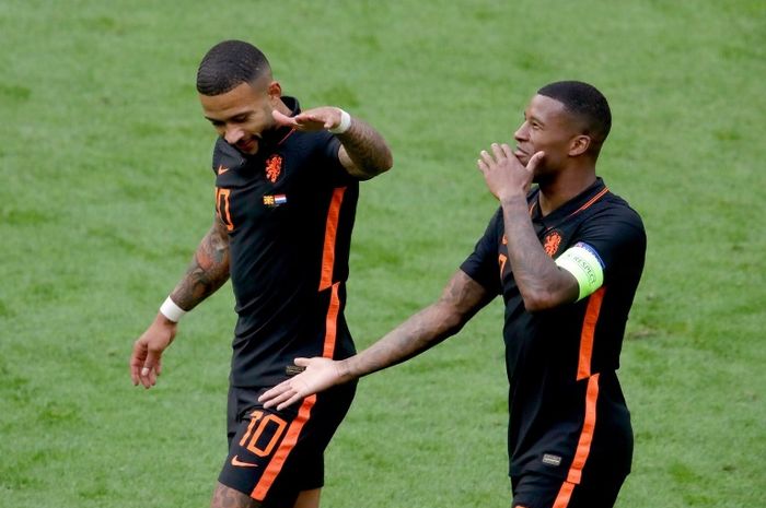 Aksi dua bintang Belanda, Memphis Depay dan Georginio Wijnaldum, dalam laga kontra Makedonia Utara pada EURO 2020.