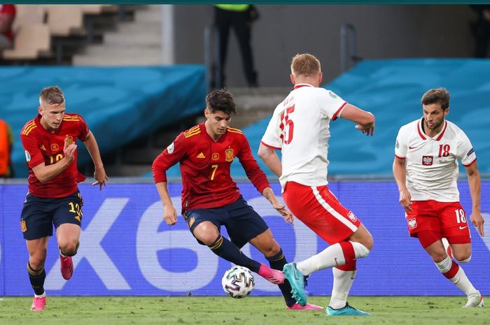 Timnas Spanyol mengamuk kala melawan Slovakia, sementara laga pamungkas Grup F EURO dihiasi dengan skor identik.