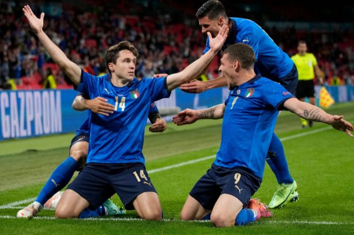 Federico Chiesa mencetak gol untuk membawa Italia mengalahkan Austria 2-1 di babak 16 besar EURO 2020, Sabtu (26/6/2021) WIB di London.