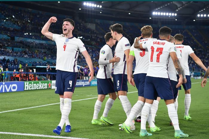 Timnas Inggris berhasil melenggang ke babak semifinal EURO 2020 usai menggasak Ukraina 4-0 di babak perempat final.