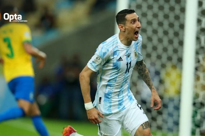 Winger Argentina, Angel Di Maria, melakukan selebrasi usai membobol gawnag Brasil pada final Copa America 2021.