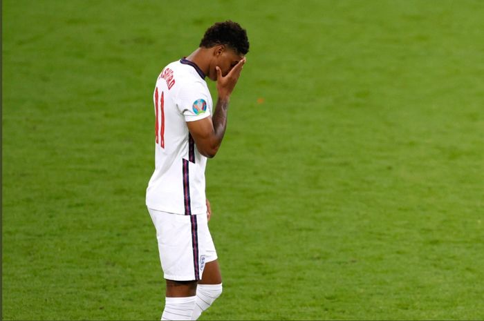 Marcus Rashford, gagal mengeksekusi penalti dalam final EURO 2020 antara timnas Italia vs timnas Inggris, Minggu (11/7/2021) WIB di Wembley, London.