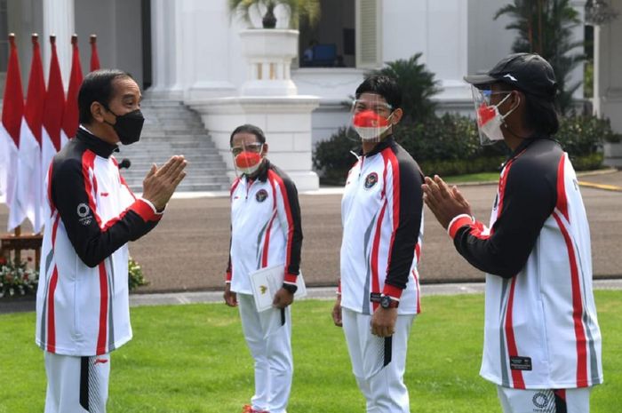 Presiden Joko Widodo secara resmi melepas Kontingen  Indonesia menuju Olimpiade Tokyo 2020 di Istana Negara, Jakarta, Kamis (8/7/2021) siang. Presiden  didampingi Menpora Zainudin Amali, Ketua Umum NOC Indonesia Raja Sapta Oktohari, dan Chef de Mission (CdM) Kontingen Indonesia untuk Olimpiade Tokyo 2020 Rosan Roeslani.