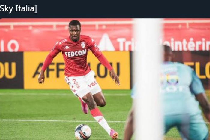 Fode Ballo-Toure saat beraksi membela AS Monaco.