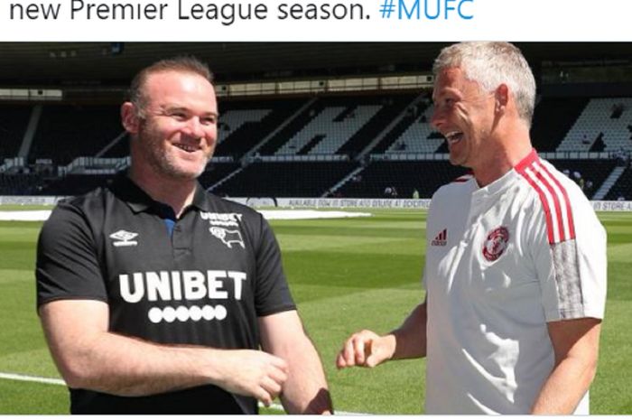 Wayne Rooney dan Ole Gunnar Solskjaer dalam pertandingan pramusim antara Manchester United dengan Derby County pada Minggu (18/7/2021). 