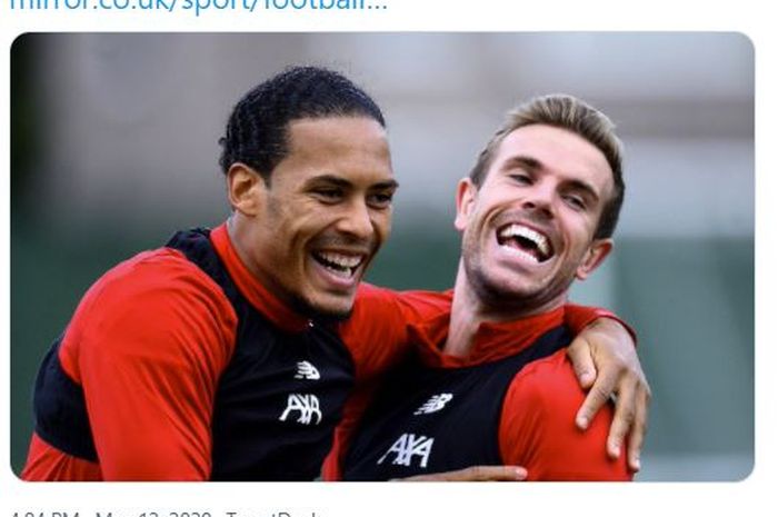 Jordan Henderson (kanan) saat bersama Virgil van Dijk dalam sebuah sesi latihan Liverpool.