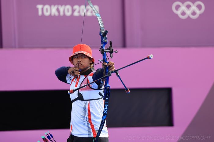 Atlet panahan Indonesia, Arif Dwi Pangestu saat tampil pada Olimpiade Tokyo 2020, Selasa (27/7/2021)