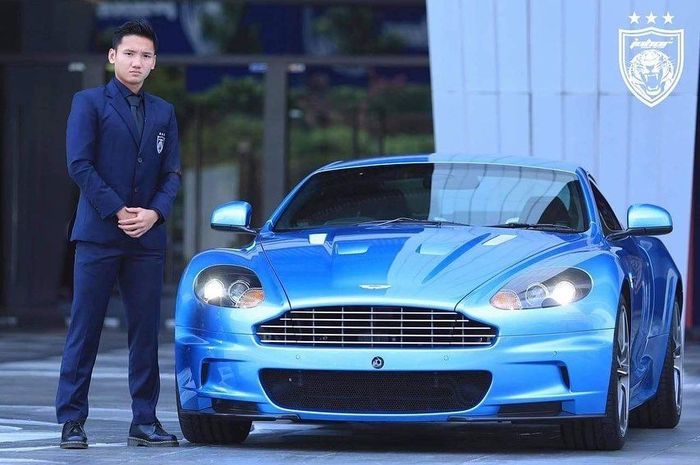 Pemain asal Indonesia, Syahrian Abimanyu menjadi model sponsor baru Johor Darul Tazim, Aston Martin.