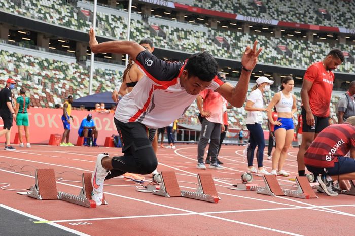 Sprinter putra Indonesia, Lalu Muhammad Zohri, menjalani latihan jelang pertandingan atletik 100 meter putra pada Olimpiade Tokyo 2020 di Stadion Olympic, Tokyo, Jepang, Kamis (29/7/2021).