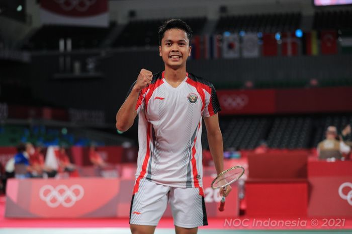 Pebulu tangkis tunggal putra Indonesia, Anthony Sinisuka Ginting, berpose setelah menjalani laga terakhir penyisihan grup Olimpiade Tokyo 2020 di Musashino Forest Sport Plaza, Rabu (28/7/2021).