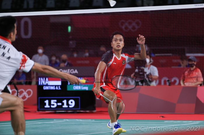 Pebulu tangkis tunggal putra Indonesia, Anthony Sinisuka Ginting pada babak semifinal Olimpiade Tokyo 2020 di Musashino Forest Plaza,  Minggu (1/8/2021).