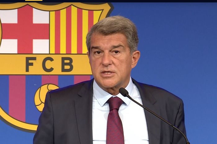 Konferensi pers Presiden Barcelona, Joan Laporta pada Kamis (6/8/2021) soal kegagalan merekrut Lionel Messi.