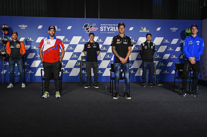 Pembalap MotoGP berpose pada konferensi pers jelang MotoGP Styria 2021, Kamis (5/8/2021).