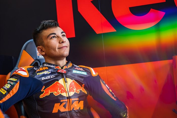 Pembalap Red Bull KTM Ajo, Raul Fernandez, akan memperkuat tim satelit KTM, Tech3, pada MotoGP 2022. 