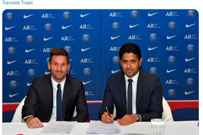 Lionel Messi (kiri) dan presiden PSG, Nasser Al-Khelaifi.