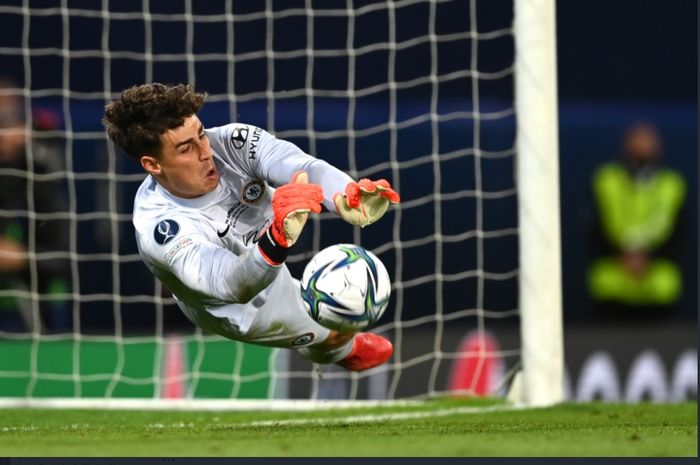 Kepa Arrizabalaga saat menjadi pahlawan Chelsea dalam adu penalti melawan Villarreal di laga Piala Super Eropa, Rabu (11/8/2021) di Belfast. 