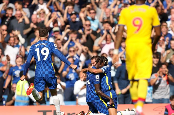 Trevoh Chalobah mencetak gol perdananya untuk Chelsea dalam debutnya di Liga Inggris musim 2021-2022 dalam kemenangan  atas Crystal Palace pada laga perdana.