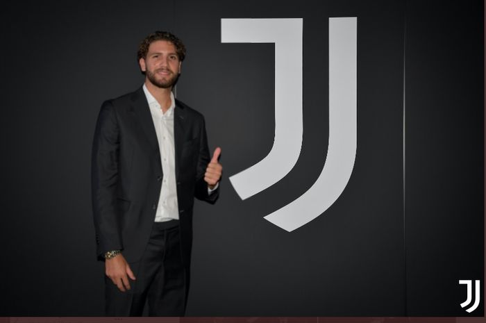 Manuel Locatelli, resmi bergabung dengan Juventus.