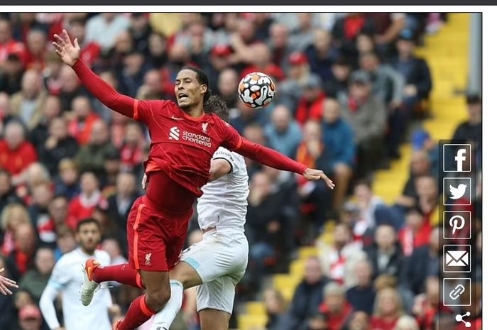 Aksi Virgil van Dijk dalam laga Liverpool vs Burnley, Sabtu (21/8/2021) malam WIB.