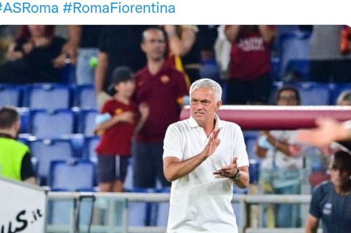 Suka AS Roma kena kartu merah, Jose Mourinho sampaikan pesan untuk pelatih Fiorentina seusai laga Liga Italia 2021-2022.