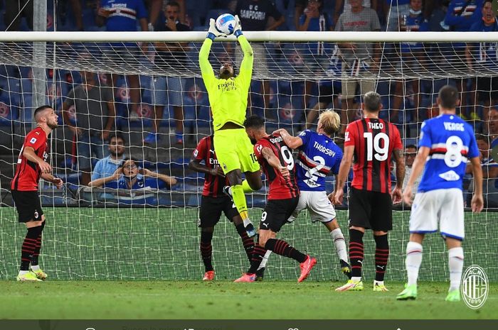 Aksi kiper Mike Maignan dalam laga AC Milan melawan Sampdoria pada pekan pertama Liga Italia, Senin (23/8/2021) di Luigi Ferraris.