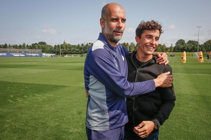 Pembalap Repsol Honda, Marc Marquez bertemu Pep Guardiola di markas Manchester City.