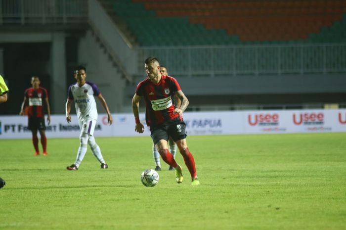 Persipura vs Persita pada Liga 1 2021/2022 di Stadion Pakansari, Sabtu (28/8/2021).