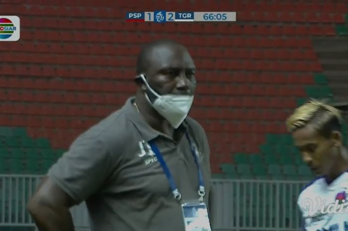 Jacksen F Tiago tak menggigit sedotan saat memimpin Persipura di Liga 1 2021/22 (28/8/2021). 