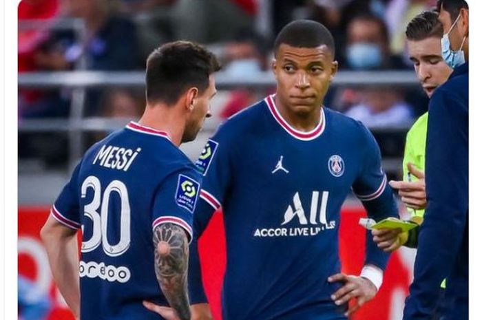 Lionel Messi (kiri) dan Kylian Mbappe (kanan) saat bermain untuk Paris Saint-Germain dalam laga kontra Reims pada pekan ke-4 LIga Prancis 2021-2022.