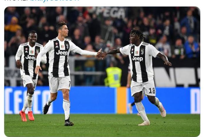 Cristiano Ronaldo (kiri) dan Moise Kean (kanan) saat masih sama-sama memperkuat Juventus.