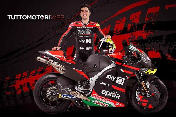 Pembalap baru Aprilia Racing, Maverick Vinales, berpose dengan motor RS-GP21.