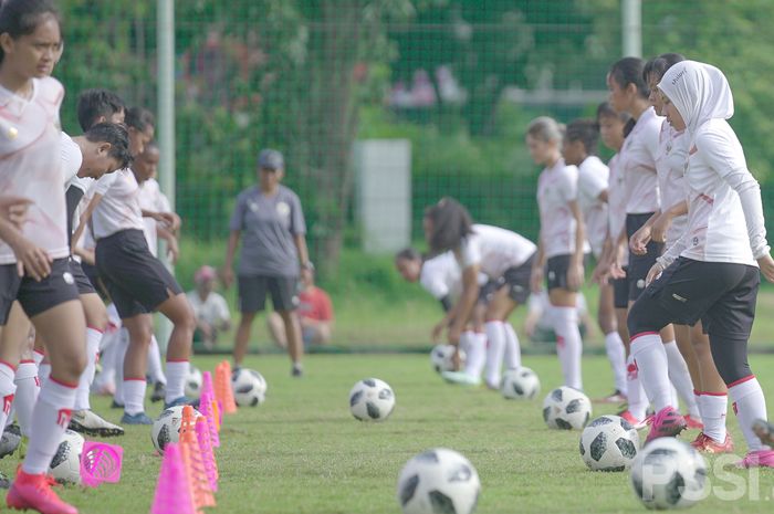 Suasana pemusatan latihan timnas Wanita Indonesia.