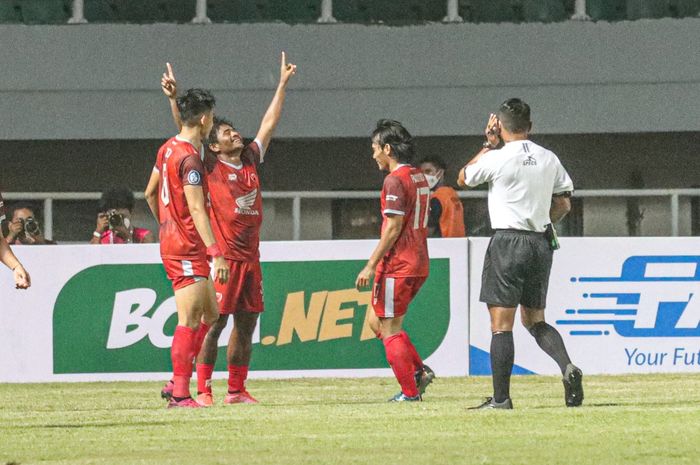 Arema FC vs PSM Makassar pada Liga 1 2021/2022 di Stadion Pakansari, Cibinong, Bogor, Minggu (5/9/2021).