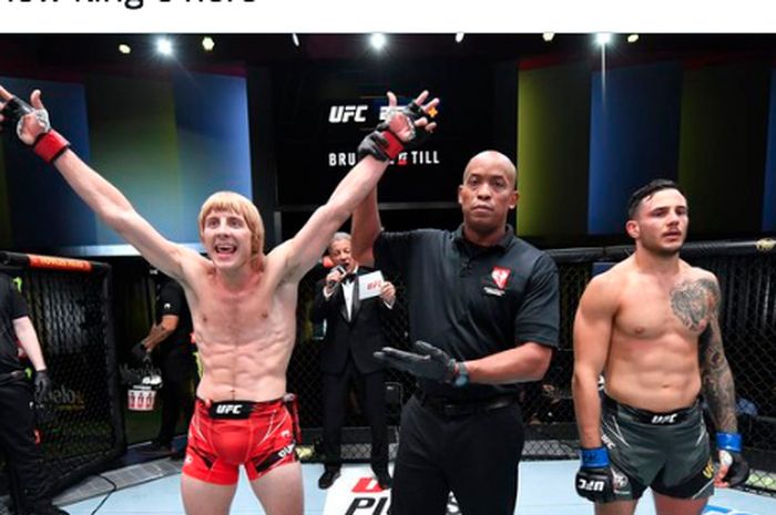 Paddy Pimblett (kiri) setelah dinyatakan menang atas Luigi Vendramini dalam pertarungan kelas ringan pada acara UFC Vegas 36, di Las Vegas, Amerika Serikat, Minggu (5/9/2021).