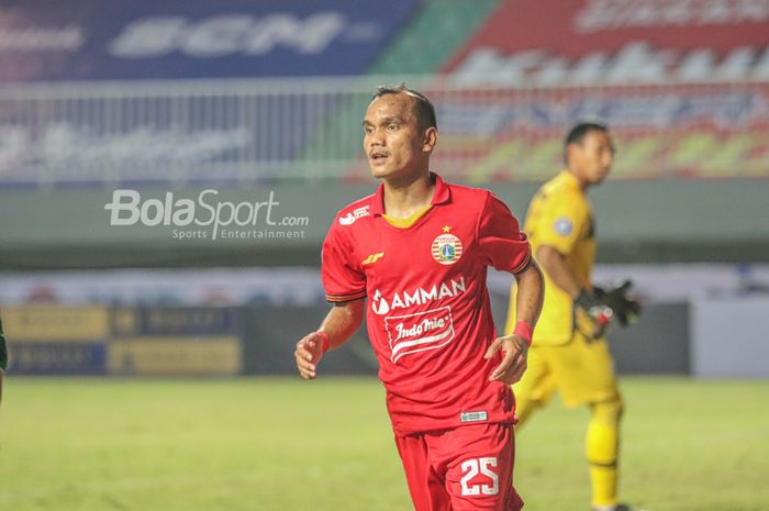 Pemain sayap kanan Persija Jakarta, Riko Simanjuntak, sedang bertanding dalam laga pekan pertama Liga 1 2021 di Stadion Pakansari, Bogor, Jawa Barat, 5 September 2021.