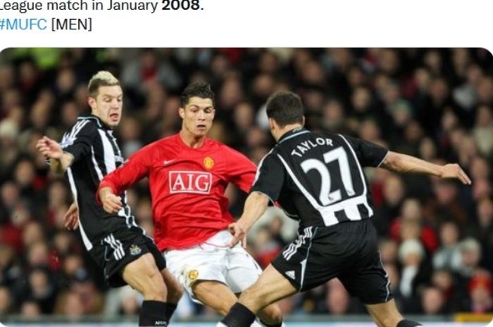 Aksi Cristiano Ronaldo saat melawan Newcastle United pada 2008.