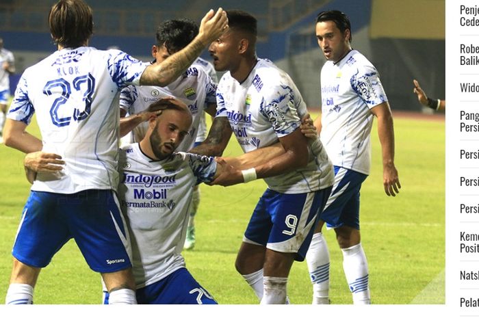 Mohammed Rashid dan para pemain Persib Bandung ketika merayakan gol dalam laga kontra Persita Tangerang, Sabtu (11/9/2021).