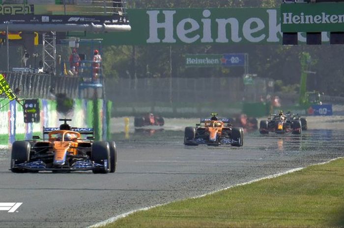 Pembalap McLaren, Daniel Ricciardo, pada balapan F1 GP Italia 2021 di Sirkuit Monza, Minggu (12/9/2021).