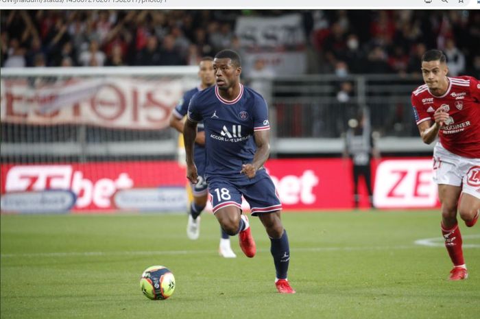 Gelandang tengah Paris Saint-Germain, Georginio Wijnaldum.