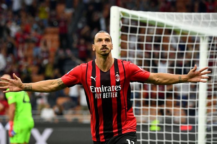 Zlatan Ibrahimovic melakukan comeback manis dengan mencetak gol ke gawang Lazio pada laga pekan ketiga Liga Italia  2021-2022.