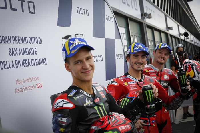 Dari kiri ke kanan, Fabio Quartararo (Monster Energy Yamaha), Francesco Bagnaia (Ducati), Jack Miller (Ducati) setelah kualifikasi MotoGP San Marino 2021 di Sirkuit Misano, Sabtu (18/9/2021).