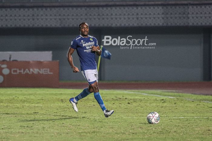 Bek Persib Bandung, Victor Igbonefo, ikut angkat bicara terkait pelatih Luis Milla yang memutuskan hengkang dari tim secara mendadak.